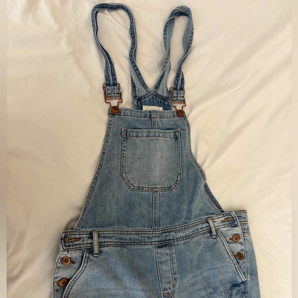 Forever 21 Light Wash Denim Overalls | Women's Size: 29